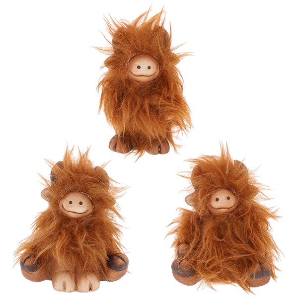 Fluffy Highland Coo Posing Mini