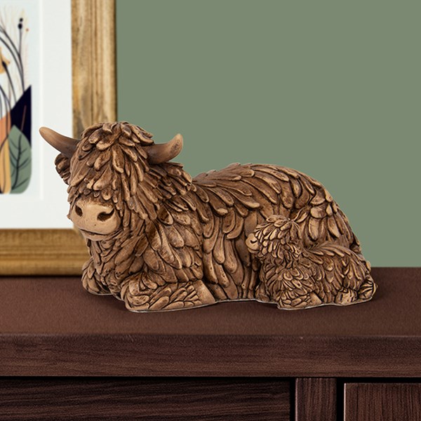 Hughie Highland Cow & Calf Lie